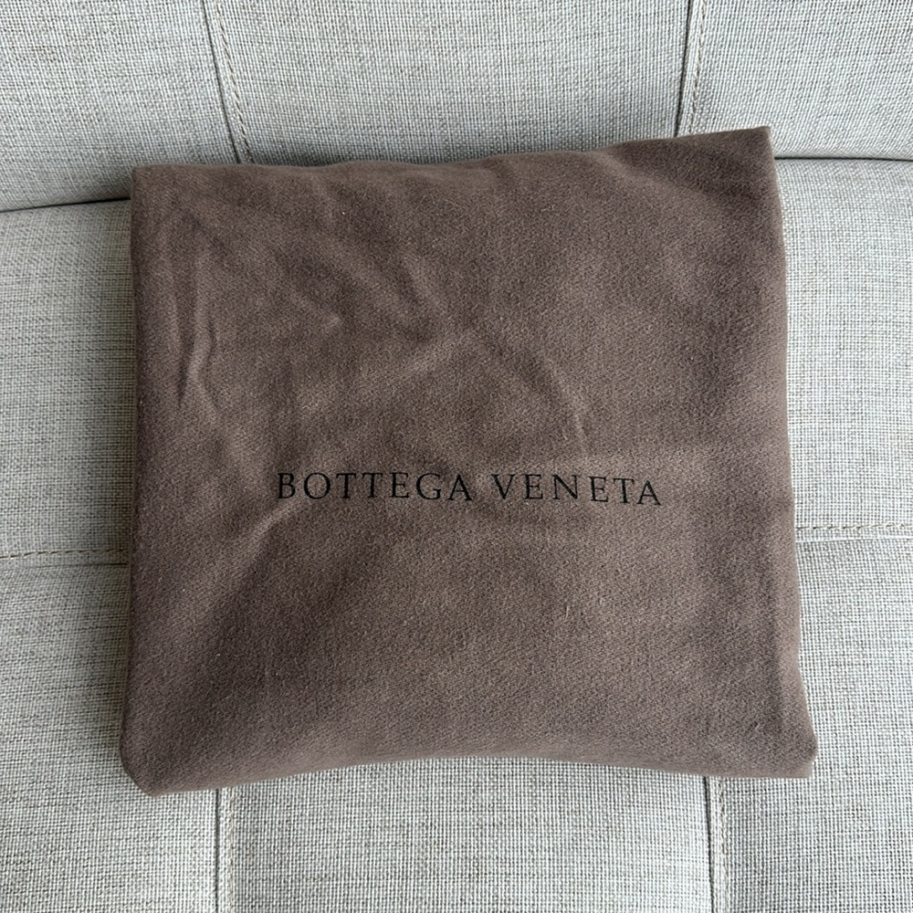 $1890 NEW Bottega Veneta Borsa Travel Shoulder Tote Bag - Navy Blue / Black - Picture 8 of 14